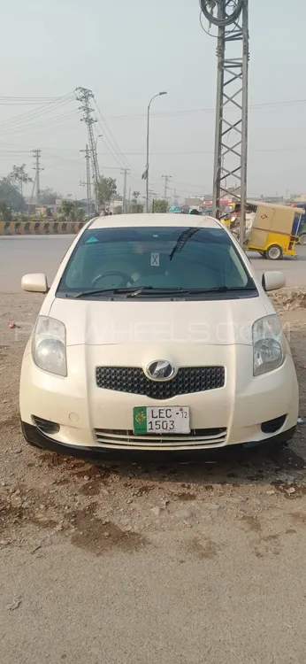 Toyota Vitz 2007 for Sale in Peshawar Image-1