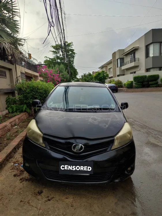 Toyota Vitz 2011 for Sale in Karachi Image-1