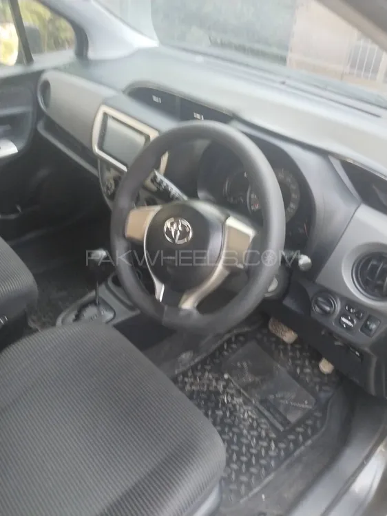 Toyota Vitz 2015 for Sale in Islamabad Image-1