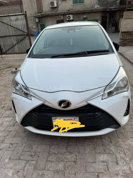Toyota Vitz 2017 for Sale in Faisalabad Image-1