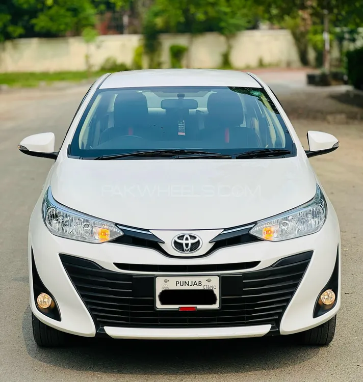 Toyota Yaris Sedan 2021 for Sale in Lahore Image-1