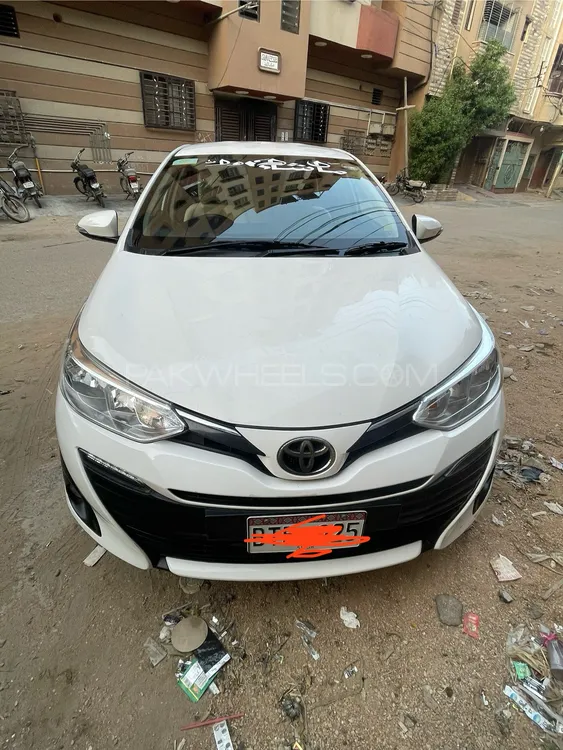 Toyota Yaris Sedan 2021 for Sale in Karachi Image-1