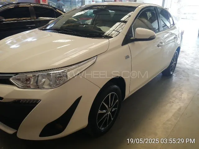 Toyota Yaris Sedan 2021 for Sale in Karachi Image-1