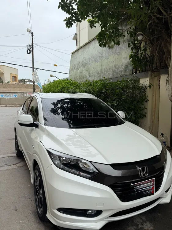 Honda Vezel 2016 for Sale in Karachi Image-1
