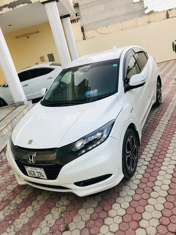 Honda Vezel 2017 for Sale in Gujranwala Image-1