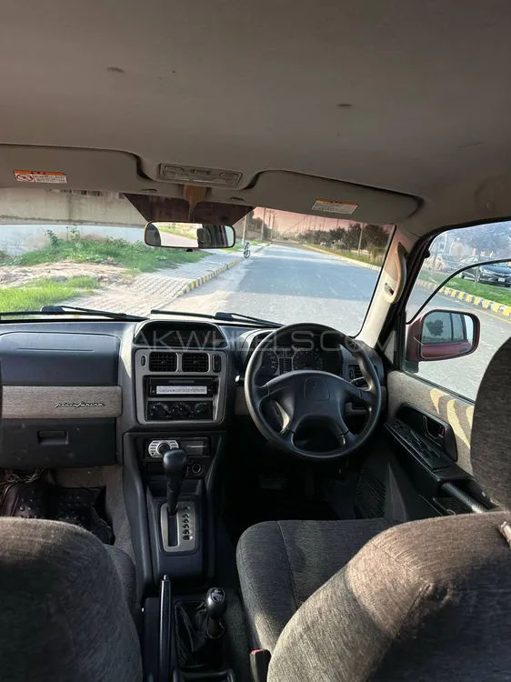 Mitsubishi Pajero 2000 for Sale in Lahore Mitsubishi Pajero 2000 for Sale in Lahore Image-9