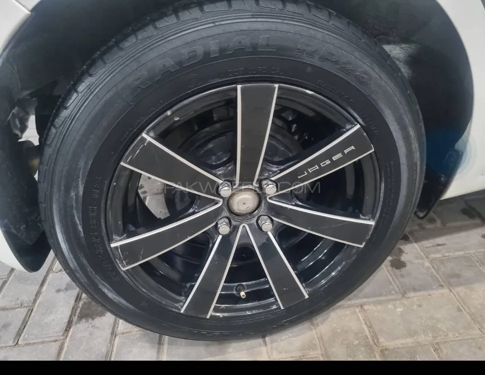 Nissan Note 2017 for Sale in Lahore Image-1