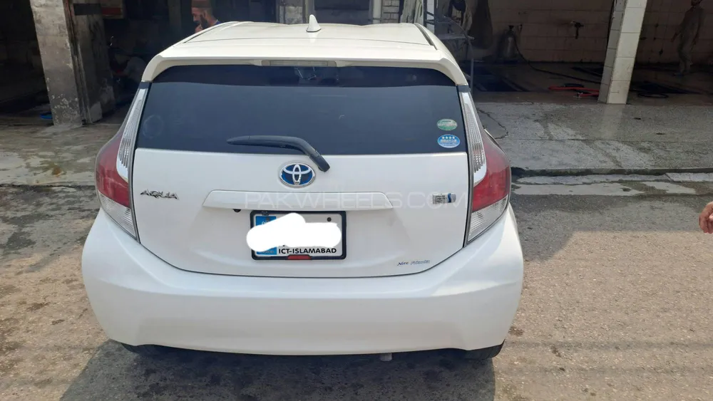 Toyota Aqua 2015 for Sale in Peshawar Image-1