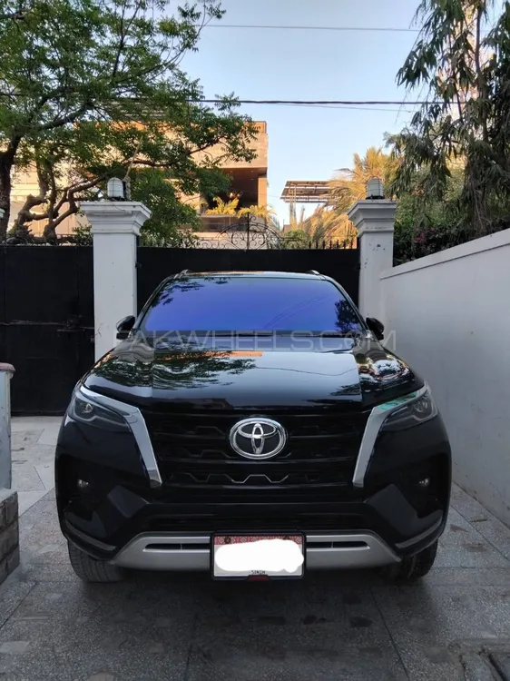 Toyota Fortuner 2021 for Sale in Karachi Image-1