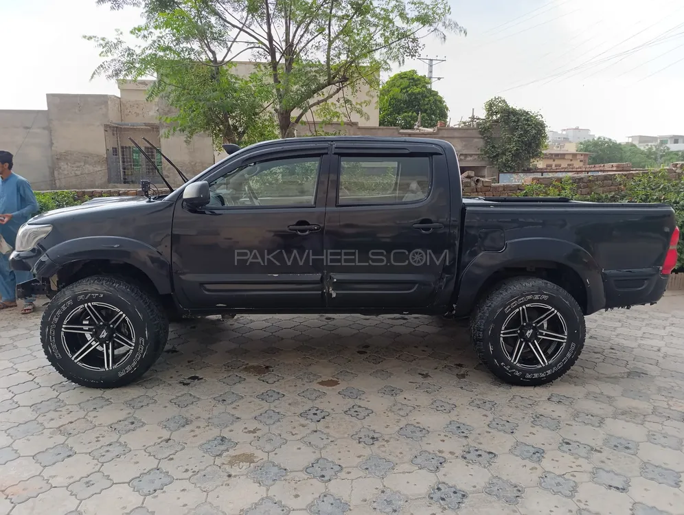 Toyota Hilux 2005 for Sale in Rawalpindi Image-1
