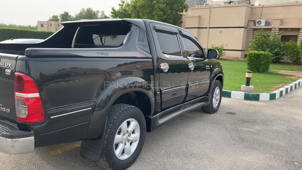 Toyota Hilux 2009 for Sale in Islamabad Image-1
