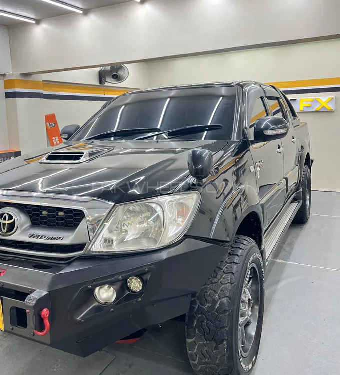 Toyota Hilux 2010 for Sale in Karachi Image-1
