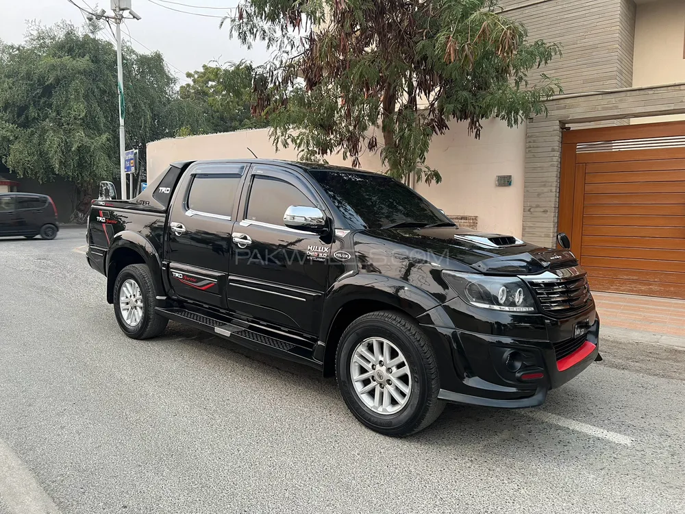 Toyota Hilux 2012 for Sale in Karachi Image-1
