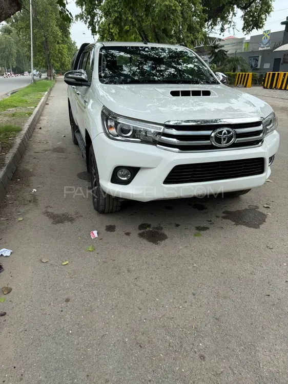 Toyota Hilux 2017 for Sale in Lahore Image-1