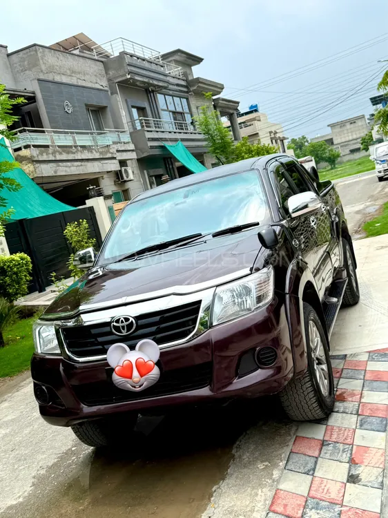 Toyota Hilux 2013 for Sale in Lahore Image-1