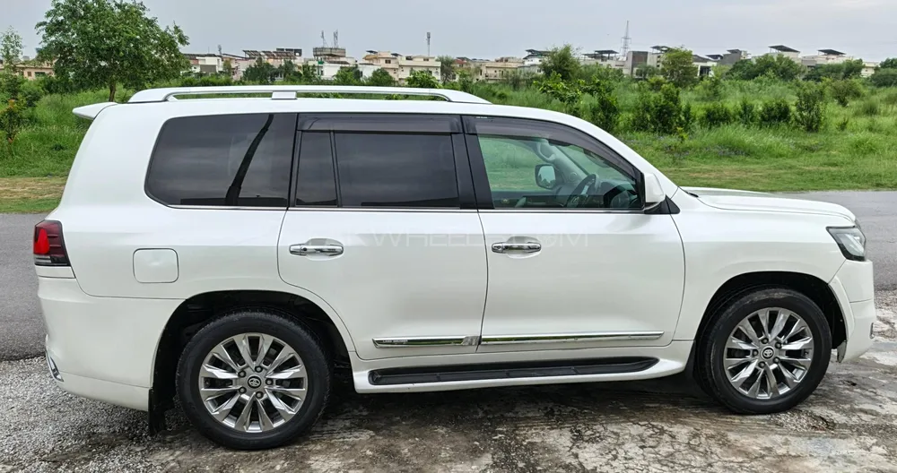 Toyota Land Cruiser 2011 for Sale in Islamabad Image-1