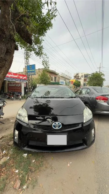Toyota Prius 2011 for Sale in Lahore Image-1