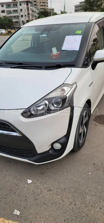 Toyota Sienta 2016 for Sale in Karachi Image-1