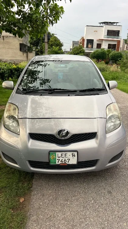 Toyota Vitz 2010 for Sale in Lahore Image-1