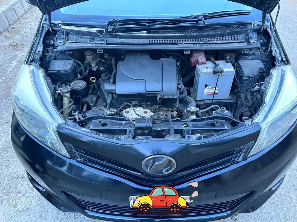Toyota Vitz 2014 for Sale in Karachi Image-1
