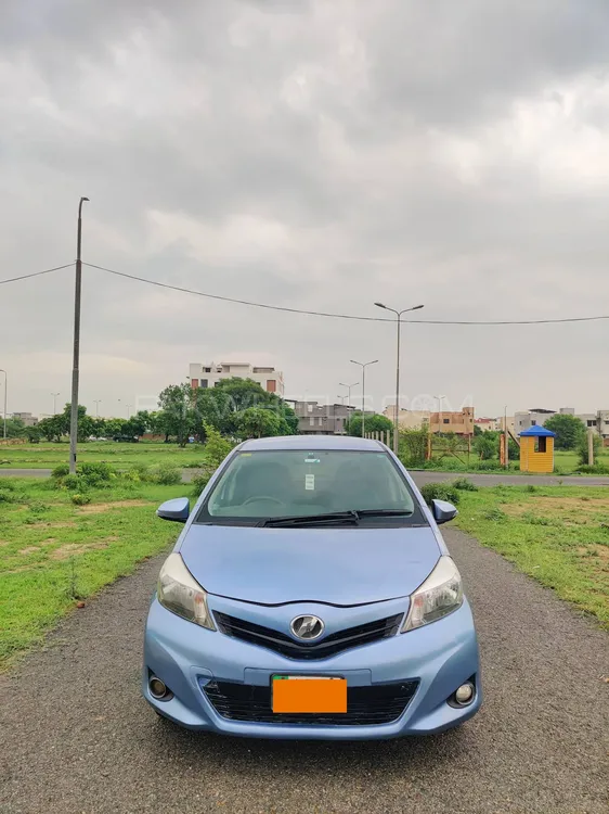 Toyota Vitz 2015 for Sale in Lahore Image-1