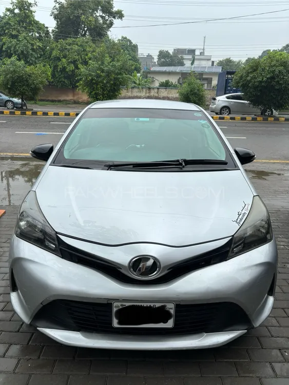 Toyota Vitz 2015 for Sale in Lahore Image-1