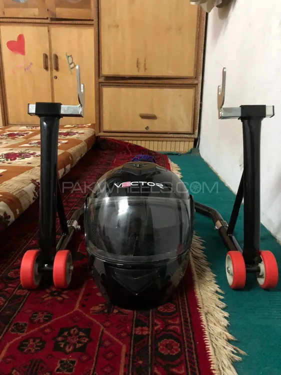 victor helmet / black paddock  Image-1