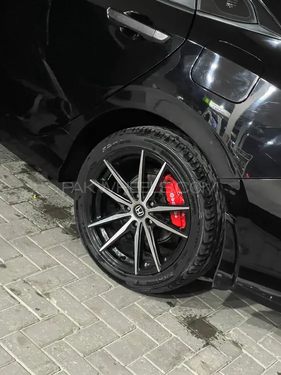  17 inch alloy rims with tyre Image-1
