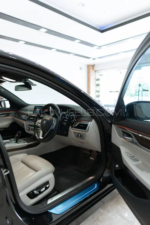 BMW 7 Series 2017 for Sale in Islamabad BMW 7 Series 2017 for Sale in Islamabad Image-14