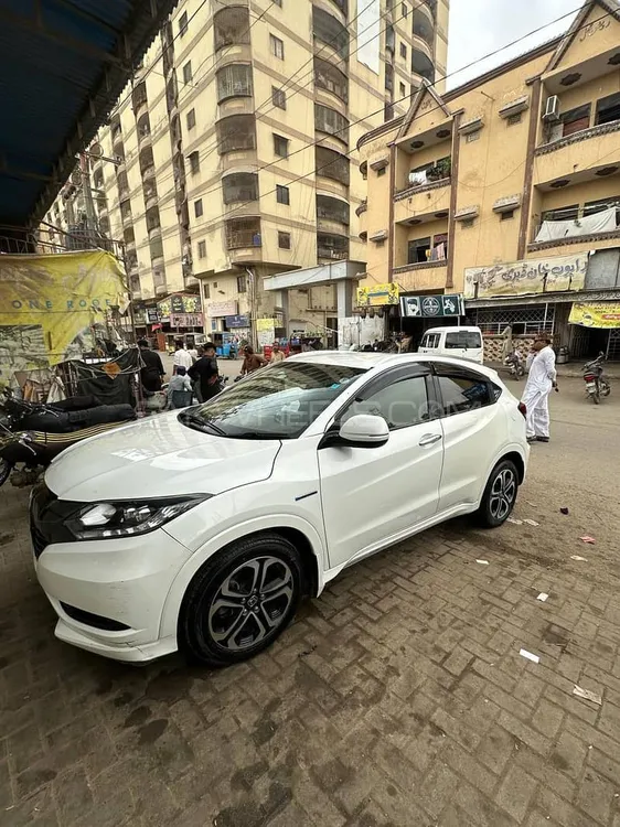 Honda Vezel 2016 for Sale in Karachi Image-1