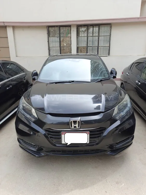 Honda Vezel 2017 for Sale in Karachi Image-1