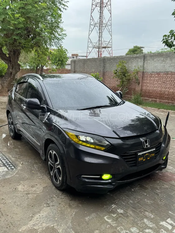 Honda Vezel 2014 for Sale in Multan Image-1