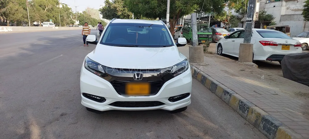 Honda Vezel 2016 for Sale in Karachi Image-1