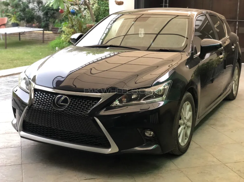 Lexus CT200h 2011 for Sale in Karachi Image-1