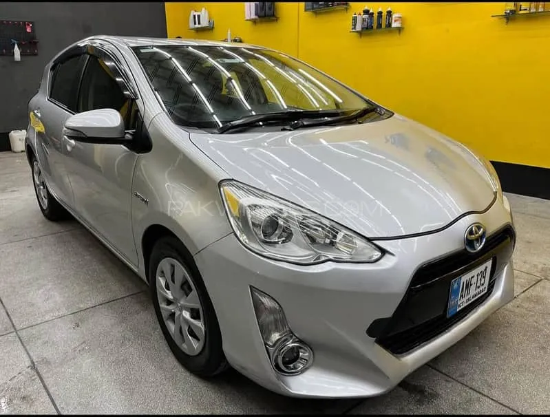 Toyota Aqua 2015 for Sale in Peshawar Image-1