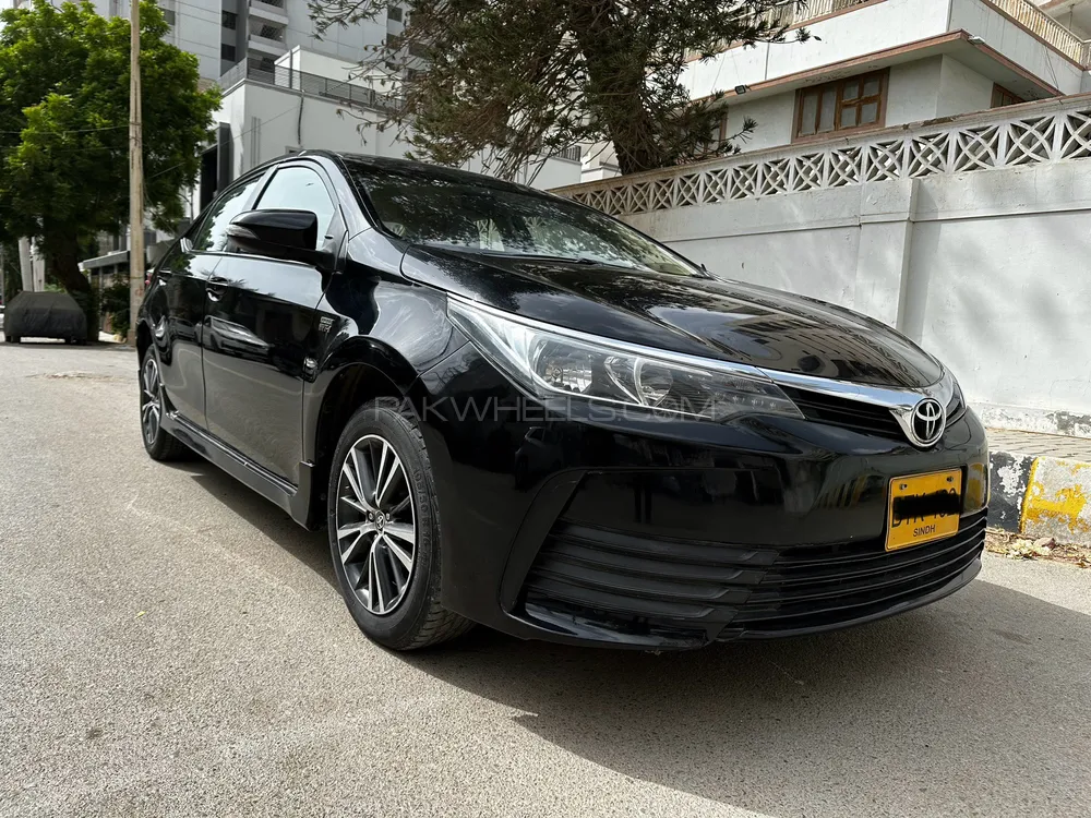Toyota Corolla 2019 for Sale in Karachi Image-1