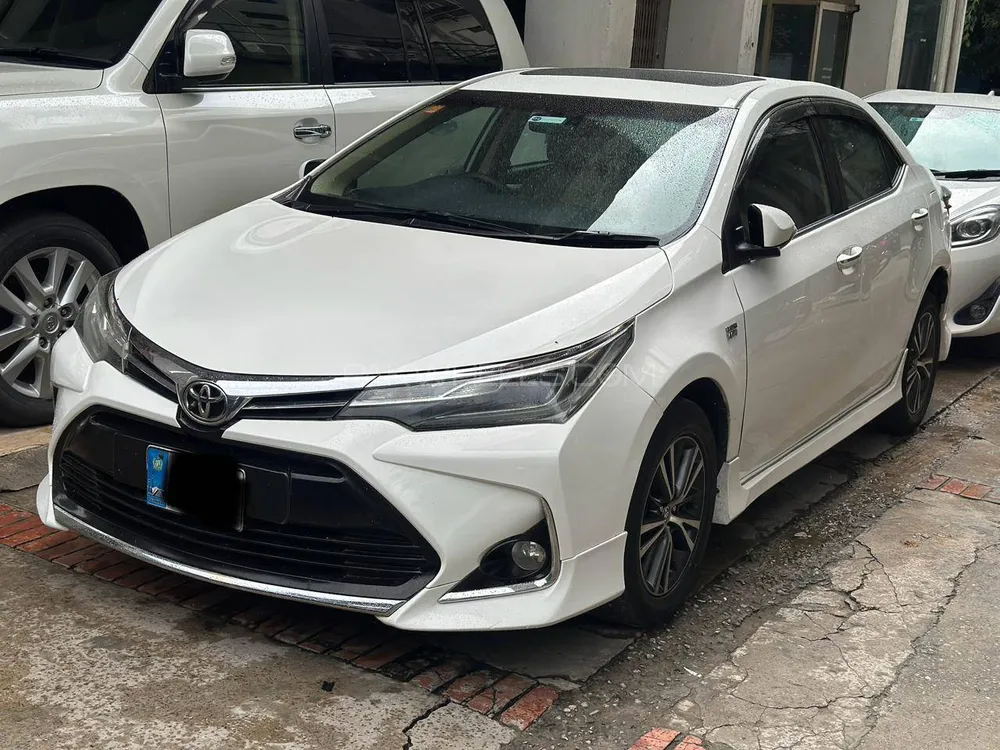 Toyota Corolla 2017 for Sale in Islamabad Image-1