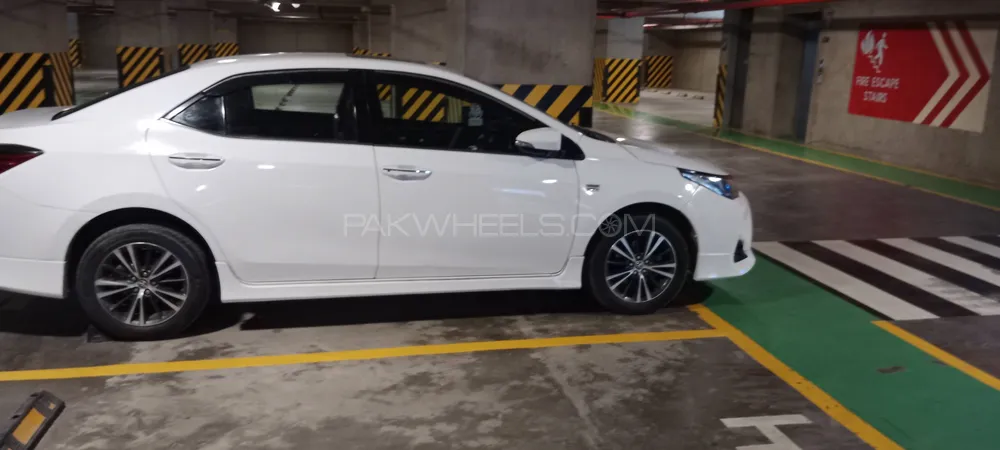 Toyota Corolla 2021 for Sale in Karachi Image-1