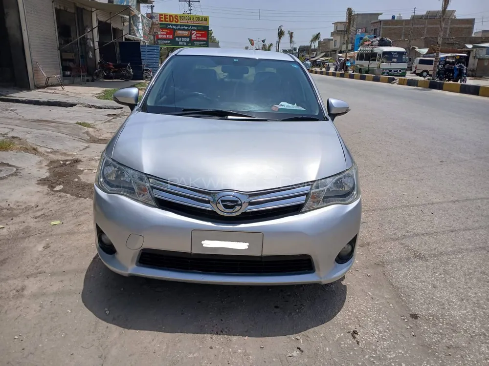 Toyota Corolla Axio 2012 for Sale in Dera ismail khan Image-1