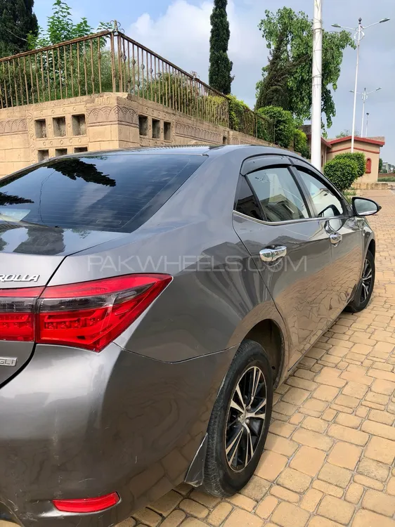 Toyota Corolla 2015 for Sale in Gujranwala Image-1