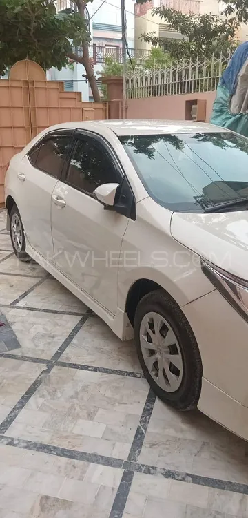 Toyota Corolla 2015 for Sale in Karachi Image-1