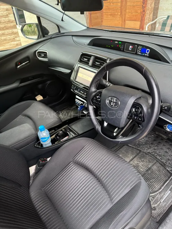 Toyota Prius 2020 for Sale in Peshawar Image-1