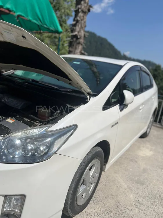 Toyota Prius 2011 for Sale in Islamabad Image-1