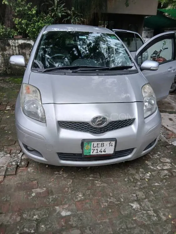 Toyota Vitz 2010 for Sale in Lahore Image-1