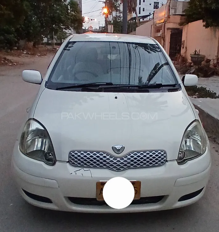 Toyota Vitz 2004 for Sale in Karachi Image-1