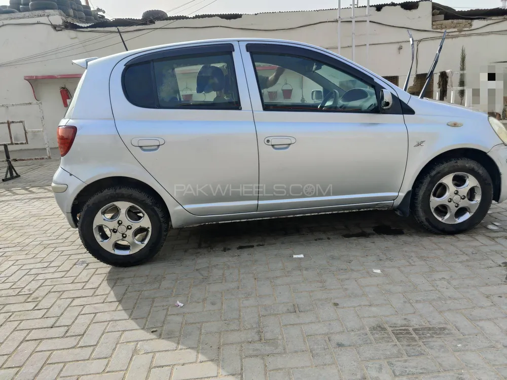 Toyota Vitz 2000 for Sale in Quetta Image-1