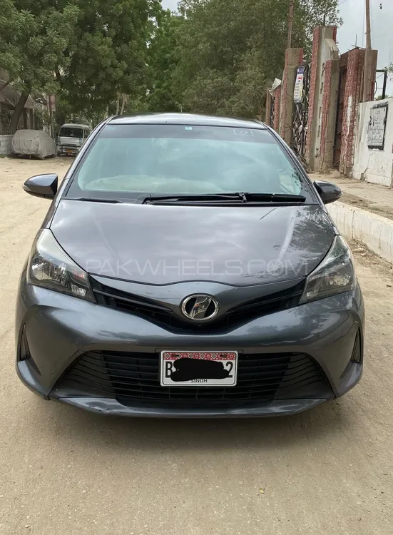 Toyota Vitz 2015 for Sale in Karachi Image-1