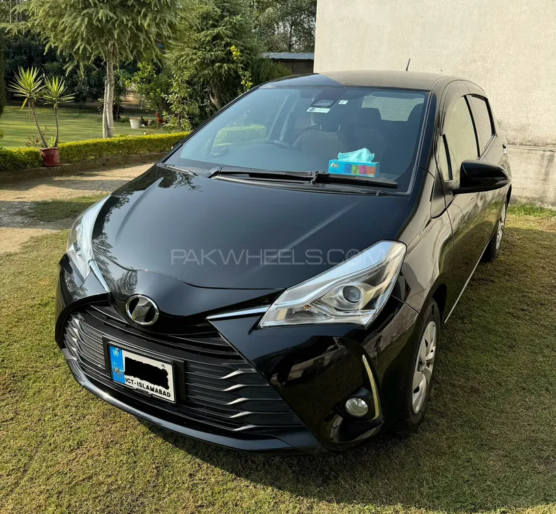 Toyota Vitz 2019 for Sale in Peshawar Image-1