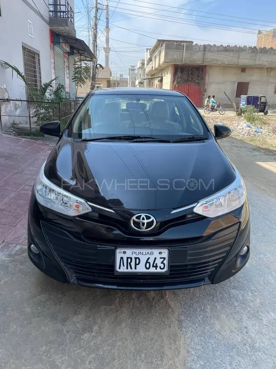 Toyota Yaris Sedan 2021 for Sale in Chishtian Image-1