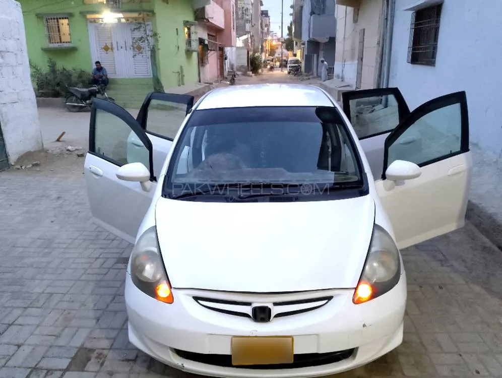 Honda Fit 2013 for Sale in Karachi Image-1